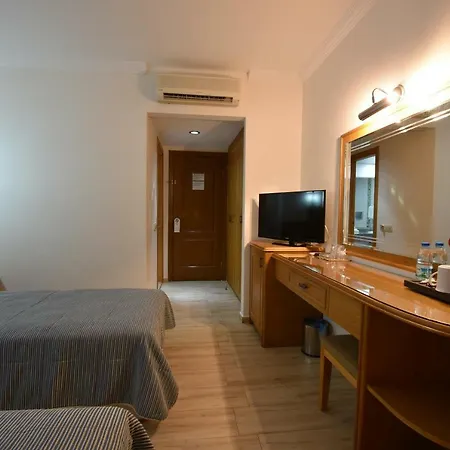 Belcehan Rezort 3*